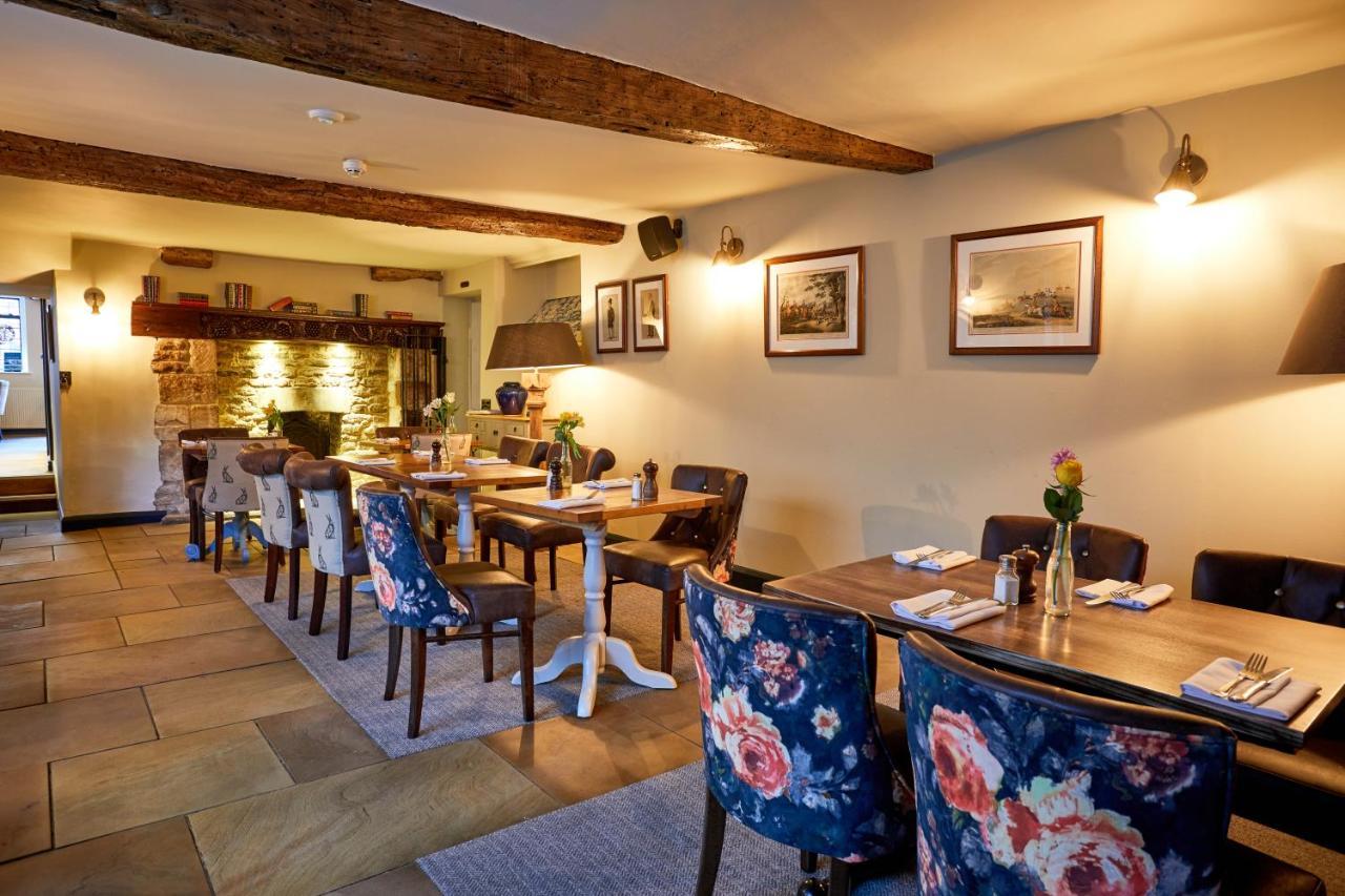 The Fleece At Сайърънсестър Екстериор снимка The restaurant at The Old parsonage